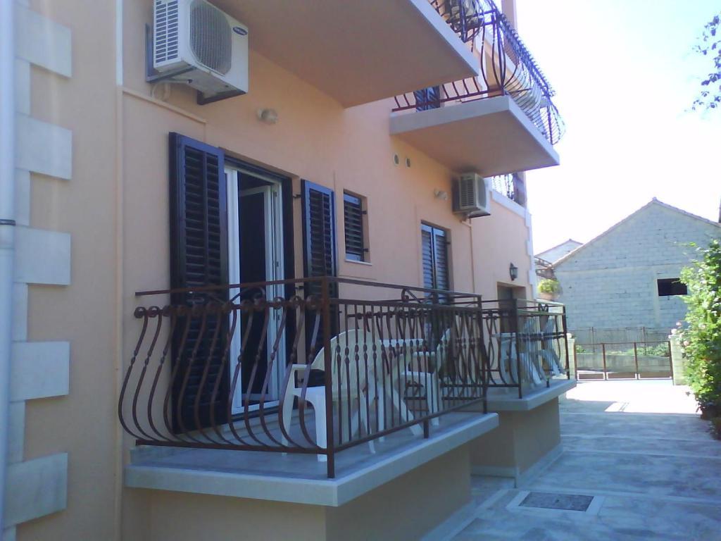 Rooms & Studio Villa Tatjana Supetar Luaran gambar