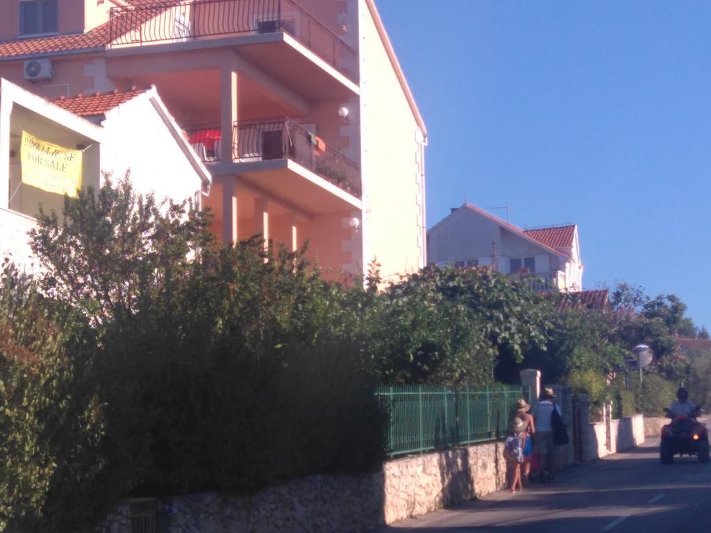 Rooms & Studio Villa Tatjana Supetar Luaran gambar